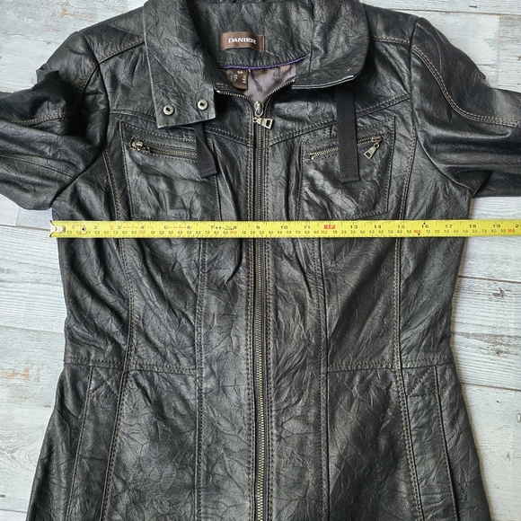 Danier Wrinkled Texture Black Leather Jacket Womens Small - Picture 12 of 16